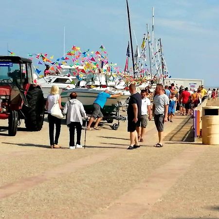 Charmant Appartement Vu Sur Mer Ault Exterior foto