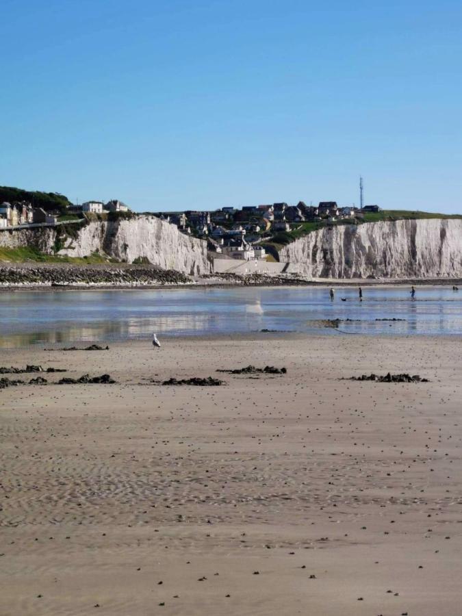 Charmant Appartement Vu Sur Mer Ault Exterior foto
